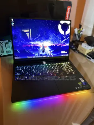 Laptop Lenovo Legion Pro 7 32GB Intel Core Ultra 9 SSD 1T