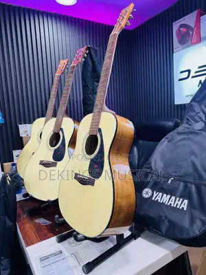 Yamaha FS800 Acoustic Guitar,