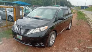 Toyota Sienna 2015 Black