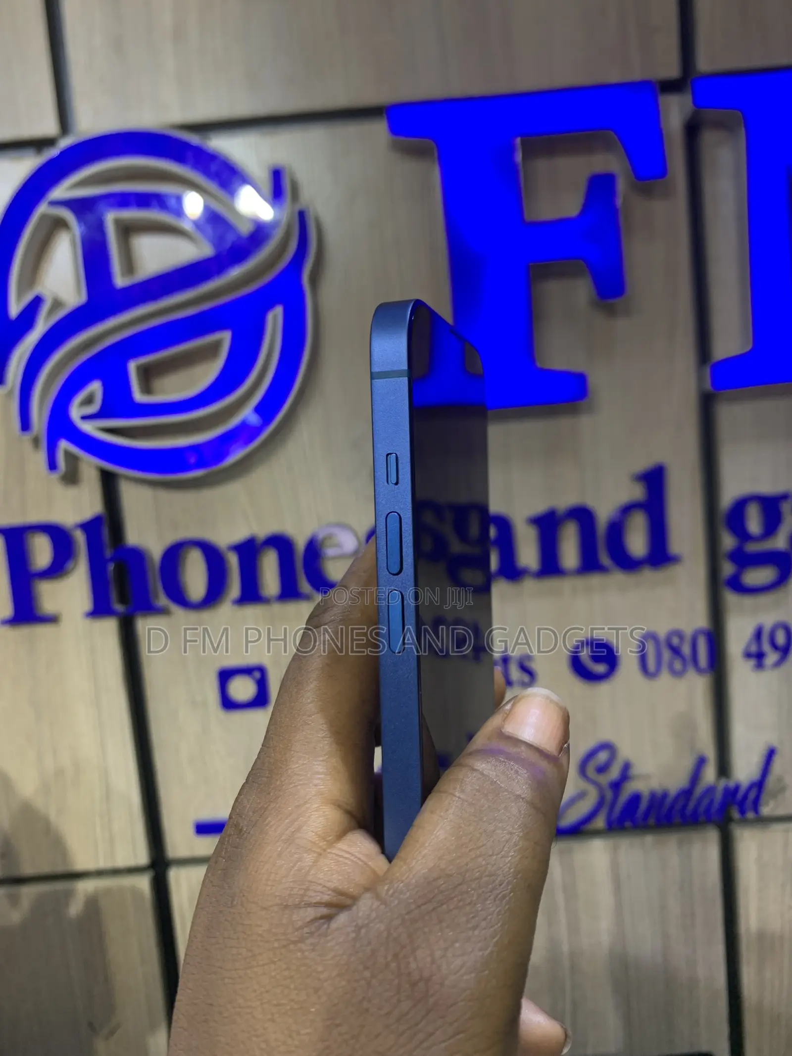 New Apple iPhone 13 256 GB Blue