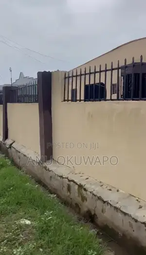 5bdrm Bungalow in Abule Egba for sale
