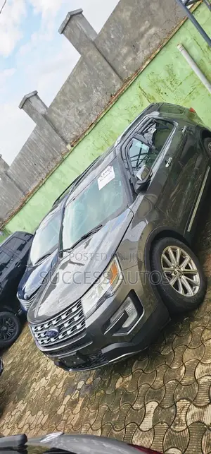 Ford Explorer Limited 4dr SUV AWD (3.5L 6cyl 6A) 2016 Gray