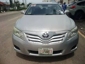 Toyota Camry SE 4dr Sedan (2.5L 4cyl 6A) 2011 Silver