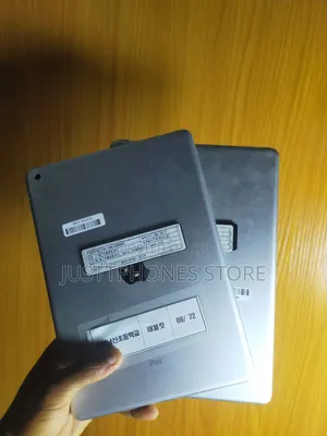 Apple iPad 5 (2022) 32 GB Silver