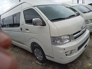 Toyota HiAce 2013 White