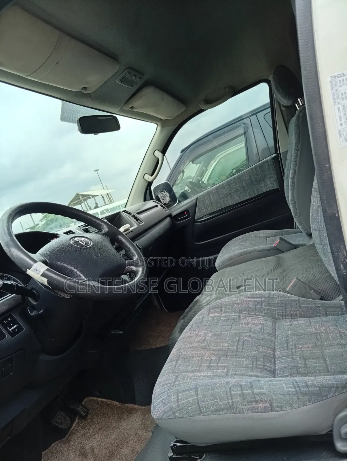 Toyota HiAce 2013 White