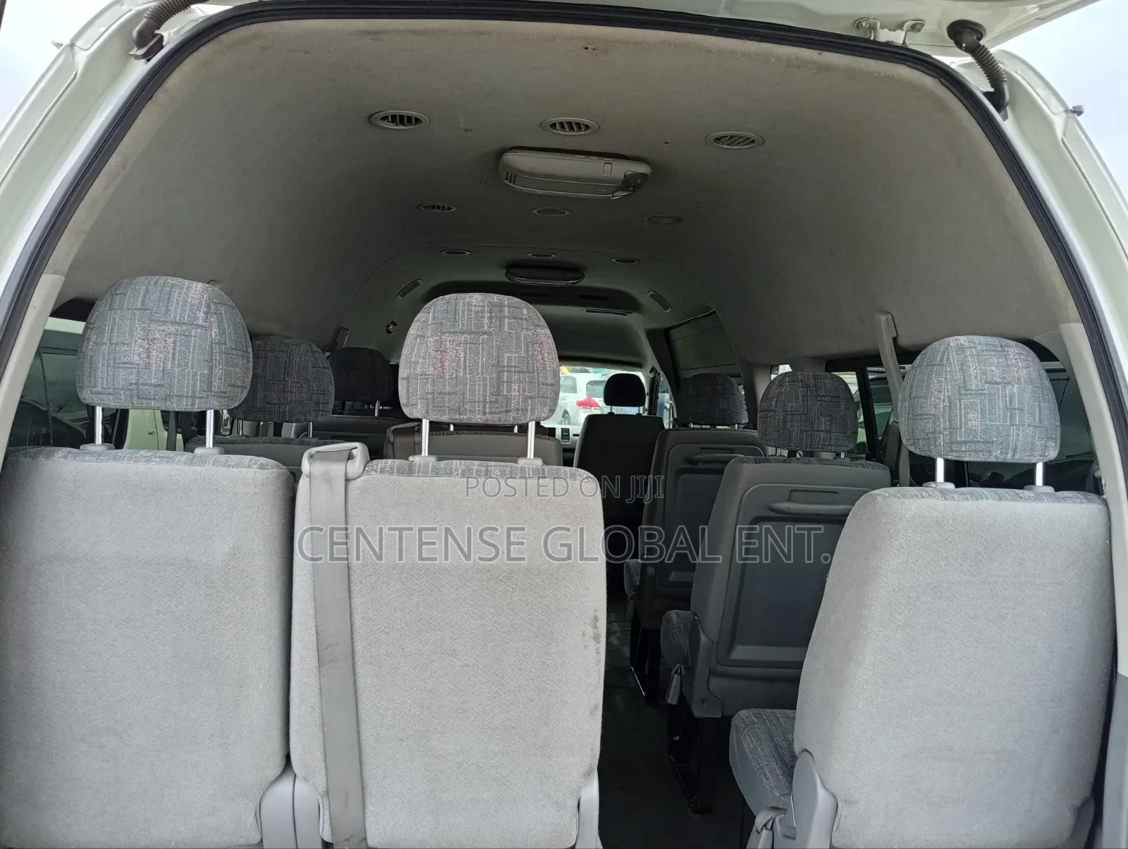 Toyota HiAce 2013 White