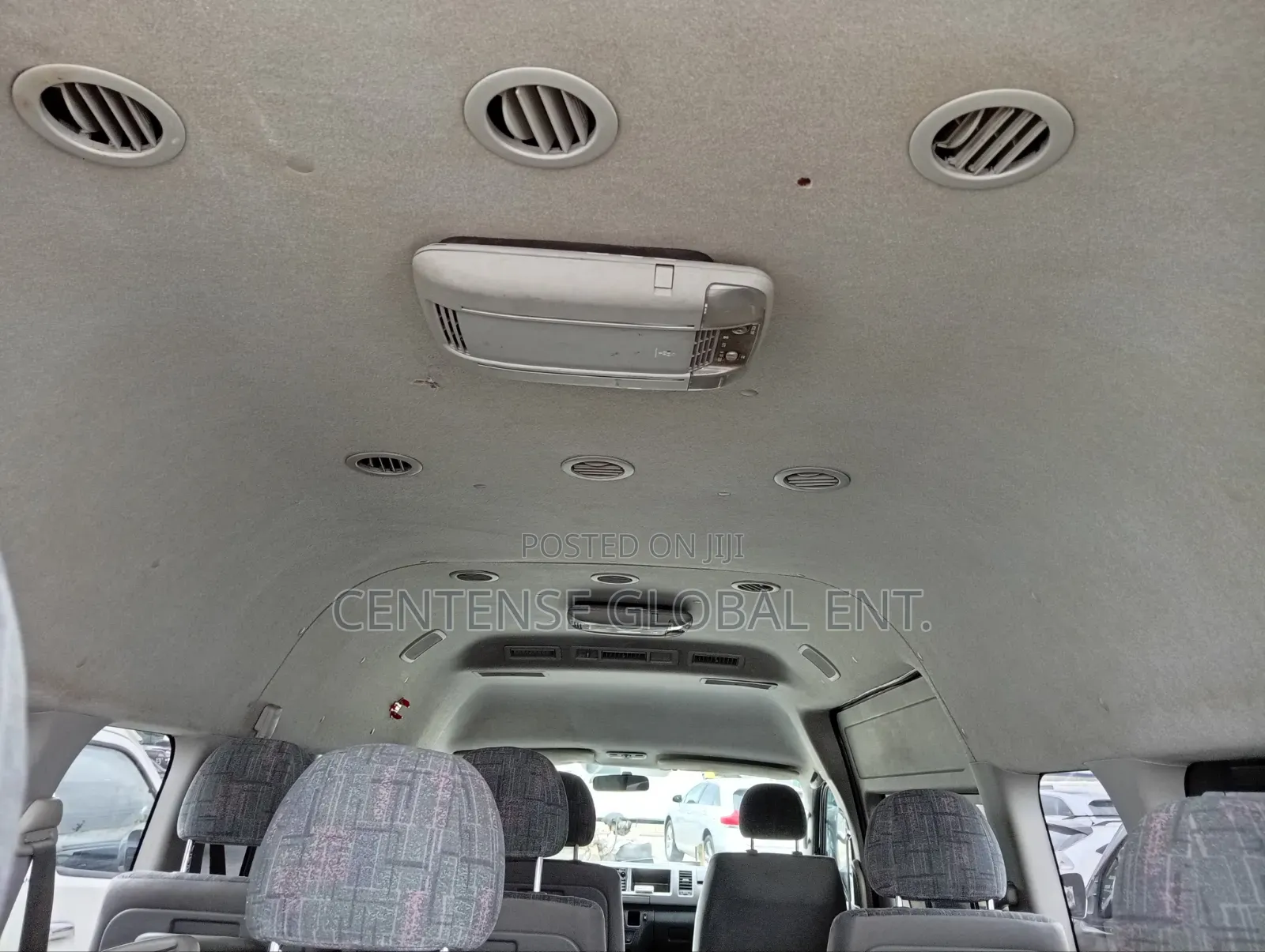 Toyota HiAce 2013 White