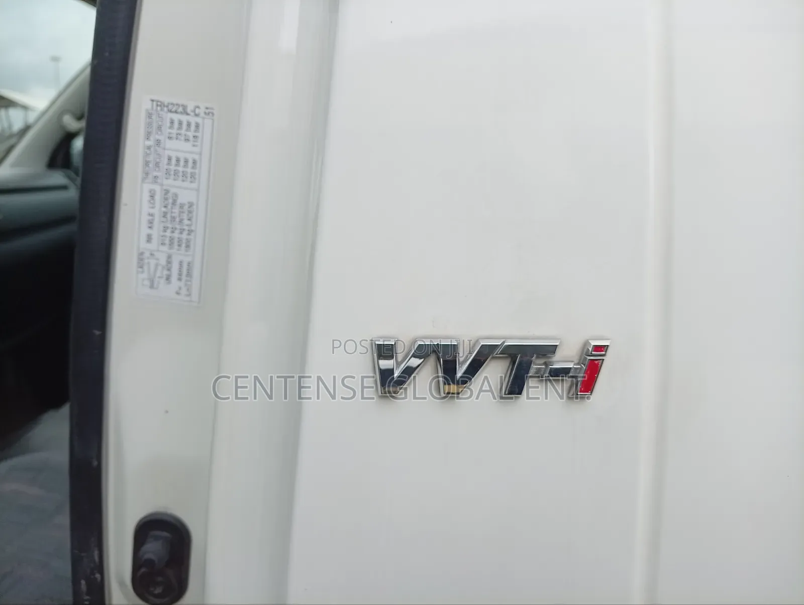 Toyota HiAce 2013 White