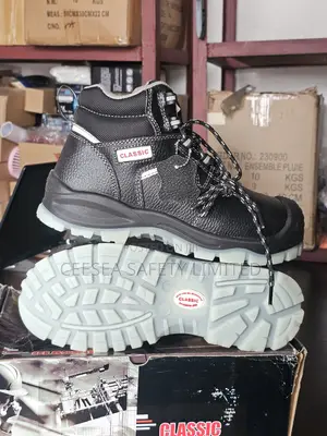 Durable Classic Safety Boots