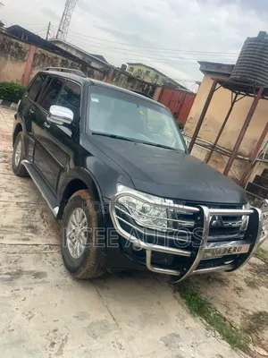 Mitsubishi Pajero 2014 Black