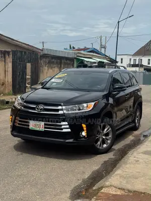 Toyota Highlander XLE 4dr SUV AWD (3.5L 6cyl 6A) 2015 Black