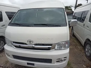Toyota HiAce 2013 White