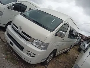 Toyota HiAce 2013 White