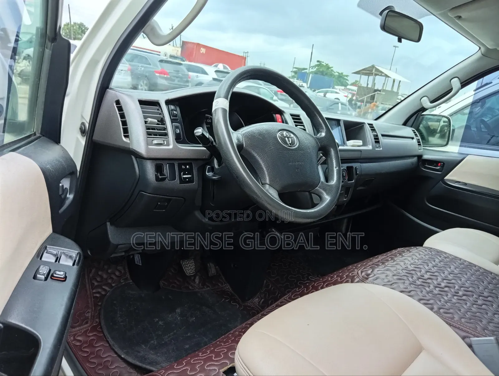 Toyota HiAce 2013 White