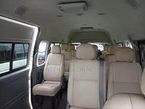 Toyota HiAce 2013 White