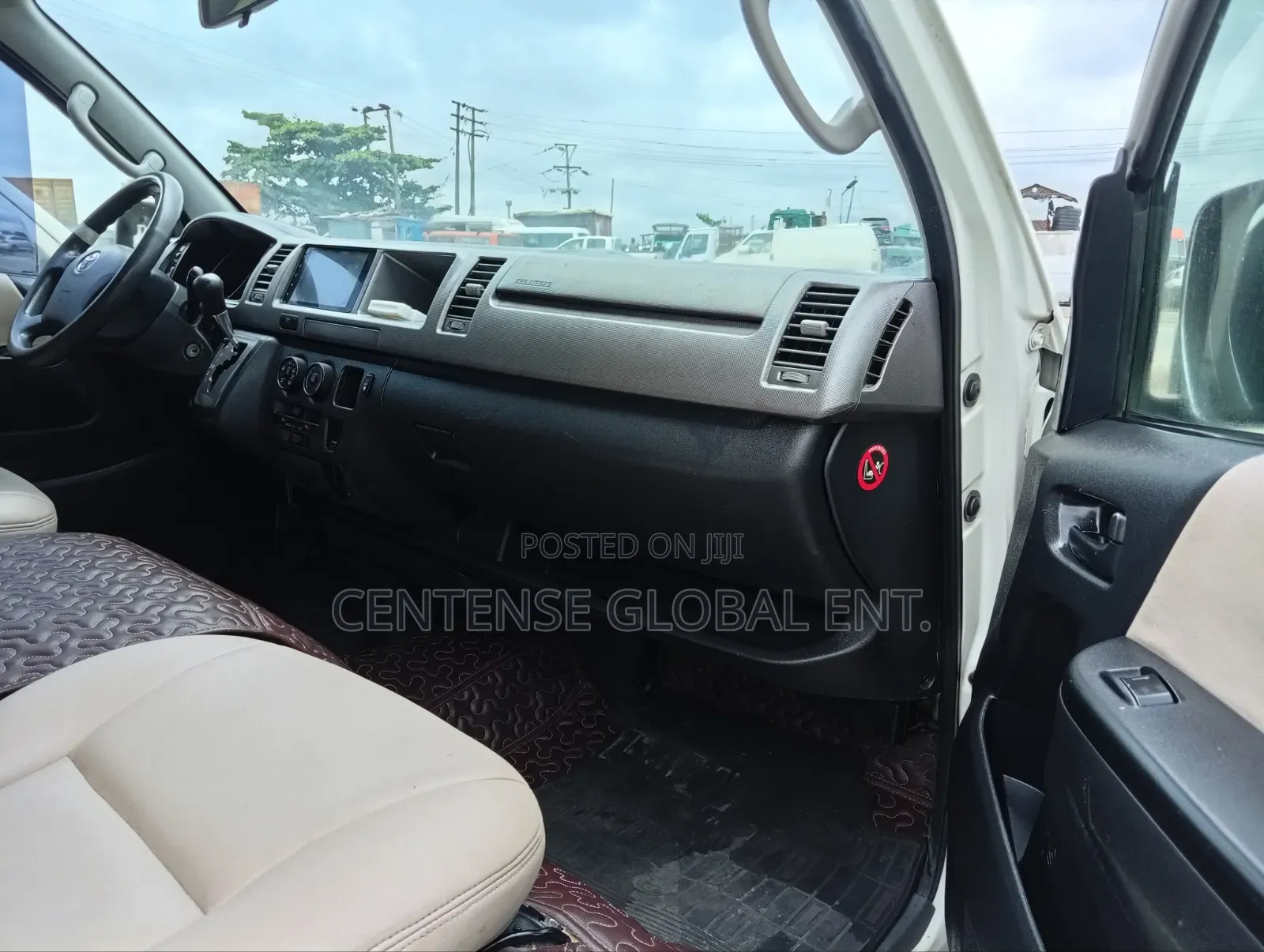 Toyota HiAce 2013 White