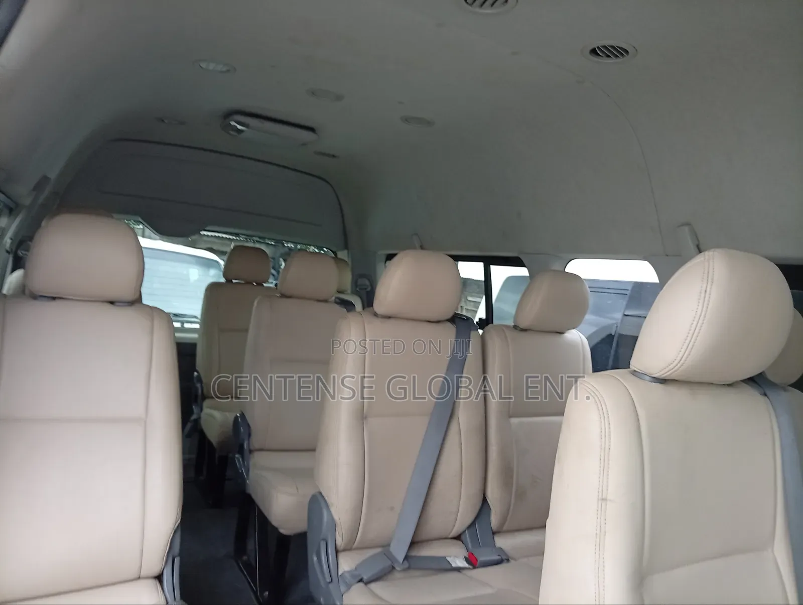 Toyota HiAce 2013 White