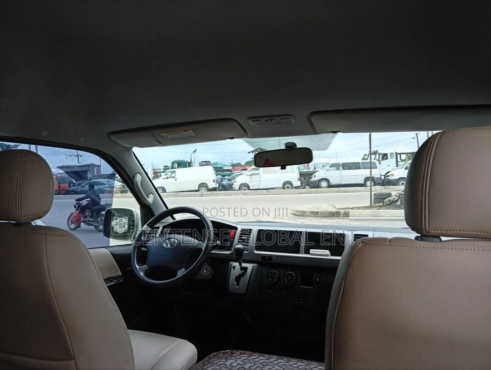 Toyota HiAce 2013 White