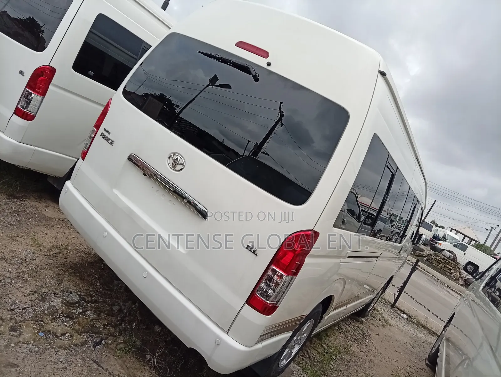Toyota HiAce 2013 White