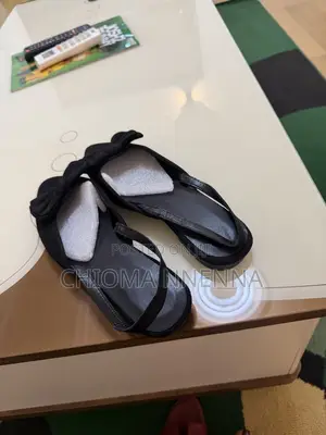 Elegant Black Flat Shoes
