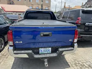 Toyota Tacoma 2022 Blue