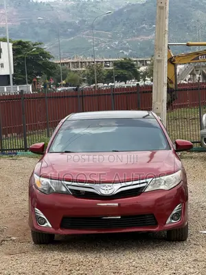 Toyota Camry SE 4dr Sedan (2.5L 4cyl 6A) 2014 Red