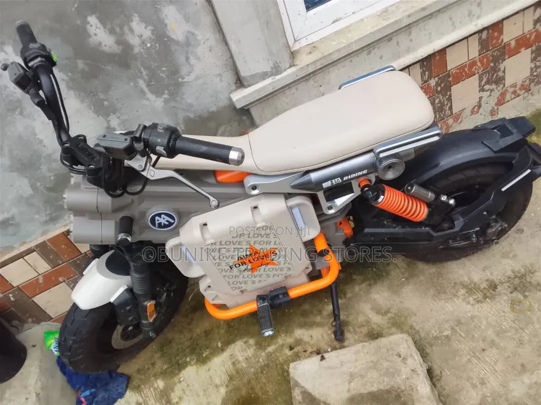 Motorcycle 2025 Orange