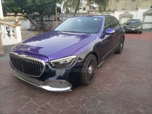 Mercedes-Benz 300E 2023 Purple
