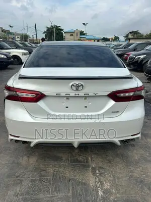Toyota Camry XSE (2.5L 4cyl 8A) 2019 White