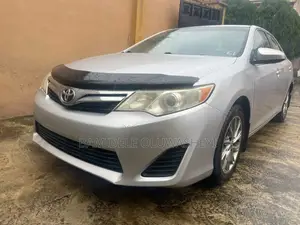 Toyota Camry LE 4dr Sedan (2.5L 4cyl 6A) 2012 Silver