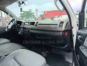 Toyota HiAce 2012 White