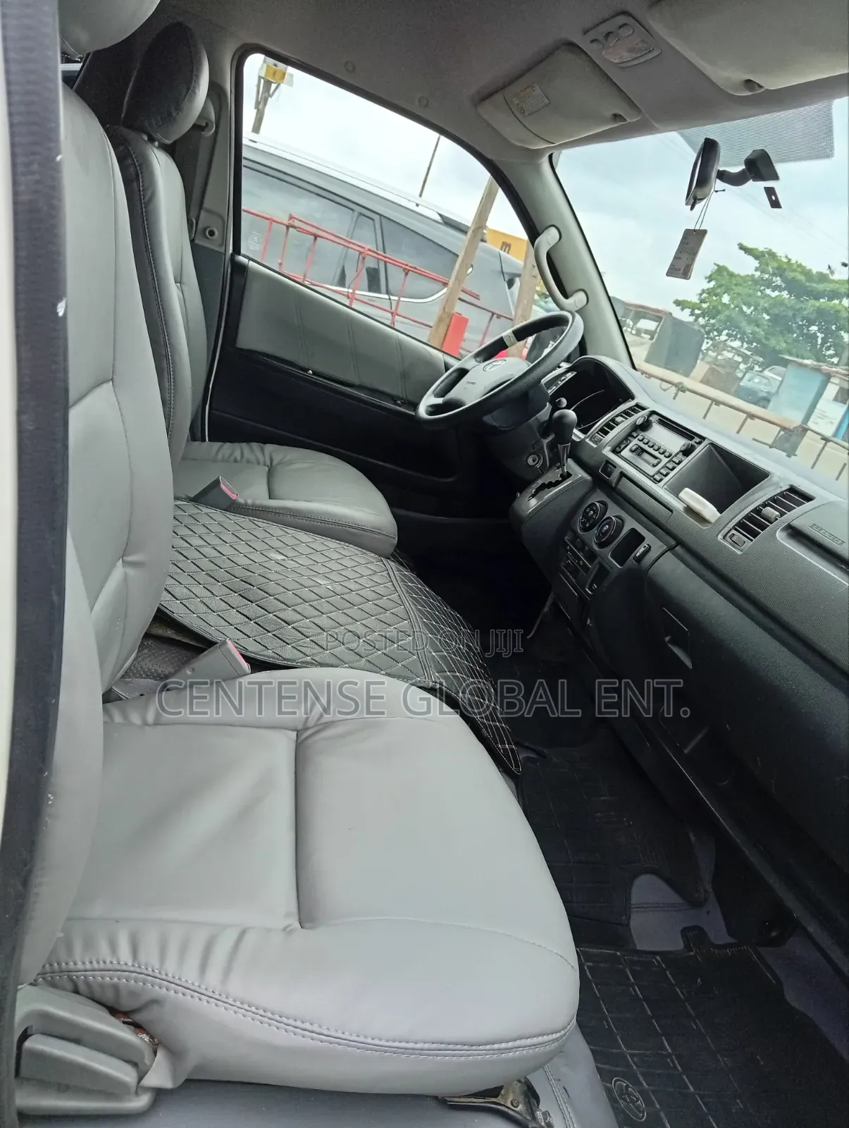 Toyota HiAce 2012 White