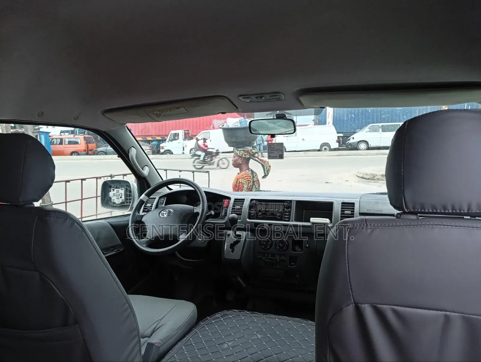 Toyota HiAce 2012 White