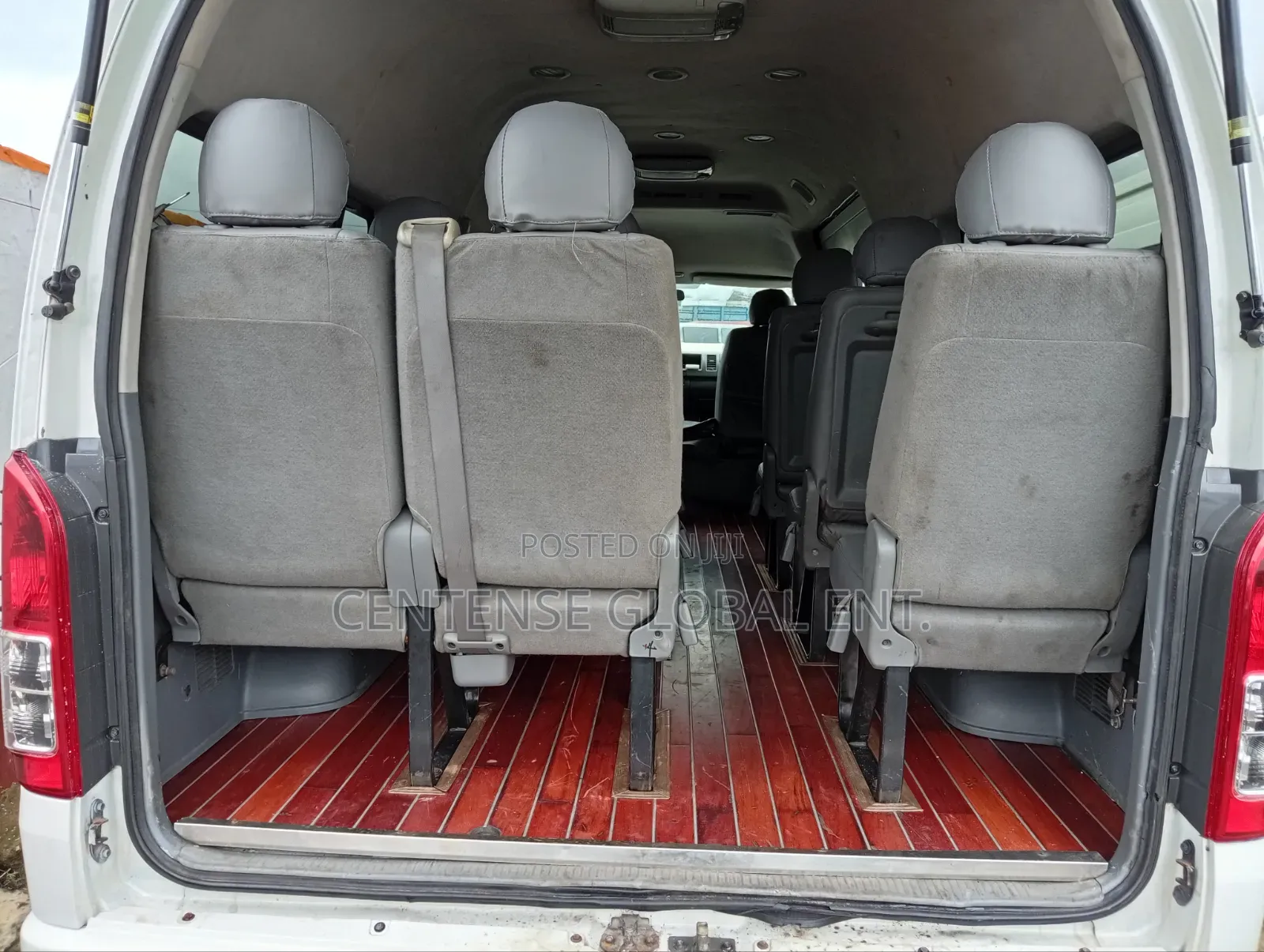 Toyota HiAce 2012 White