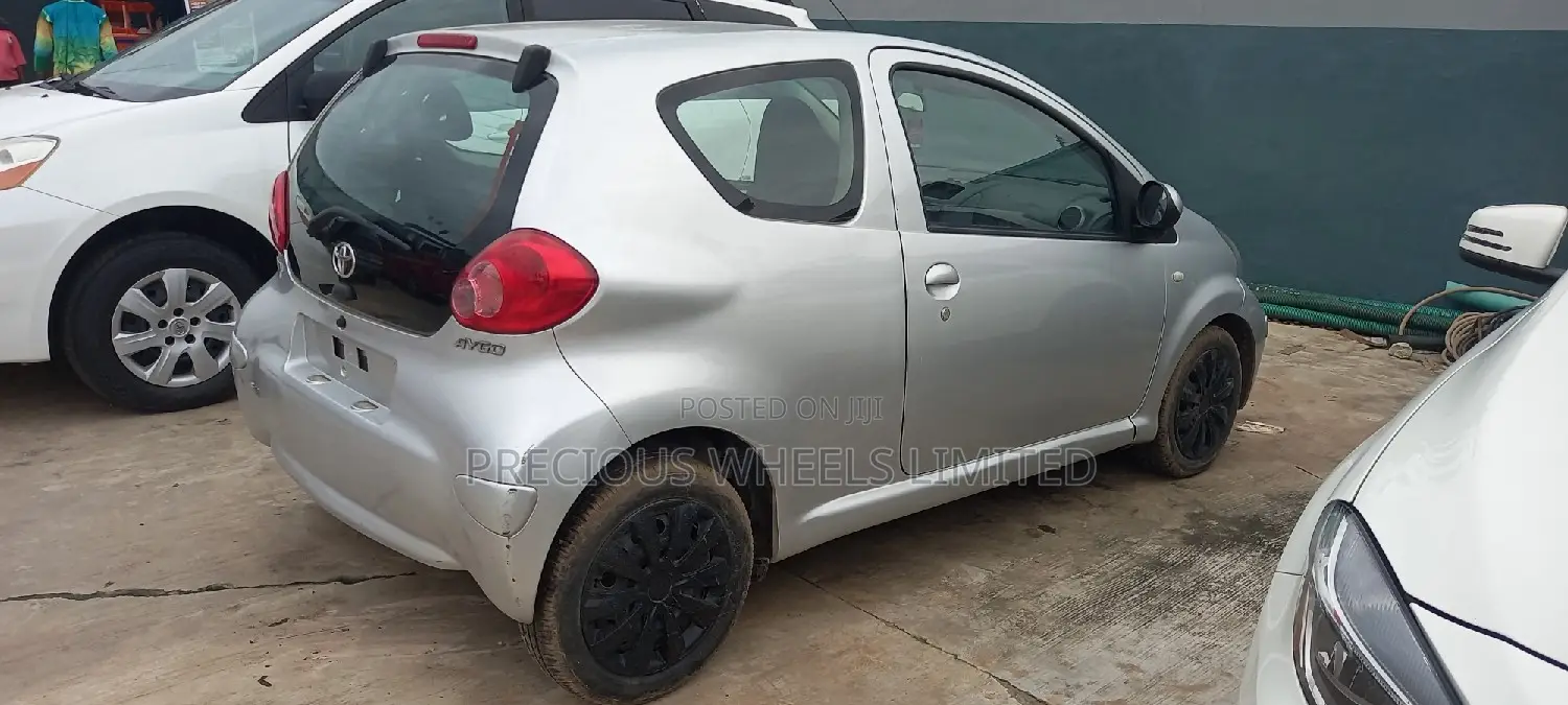 Toyota Aygo 2010 Silver