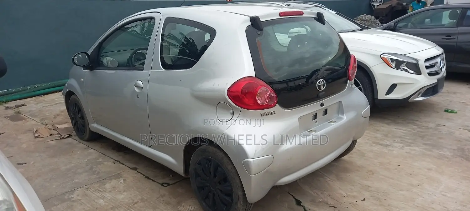 Toyota Aygo 2010 Silver