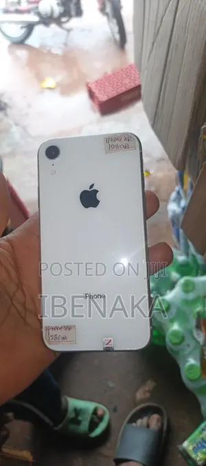 Apple iPhone XR 128 GB White