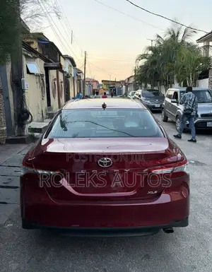 Toyota Camry XLE 2021 Maroon