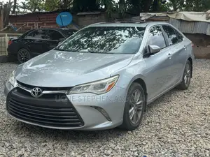 Toyota Camry XLE V6 4dr Sedan (3.6L 6cyl 6A) 2016 Gray