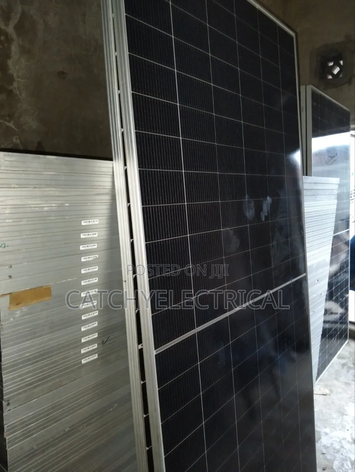 585w Bifacial Solar Panel
