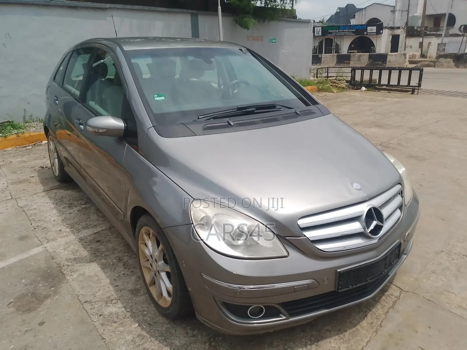 Mercedes-Benz B-Class 2010 Gray