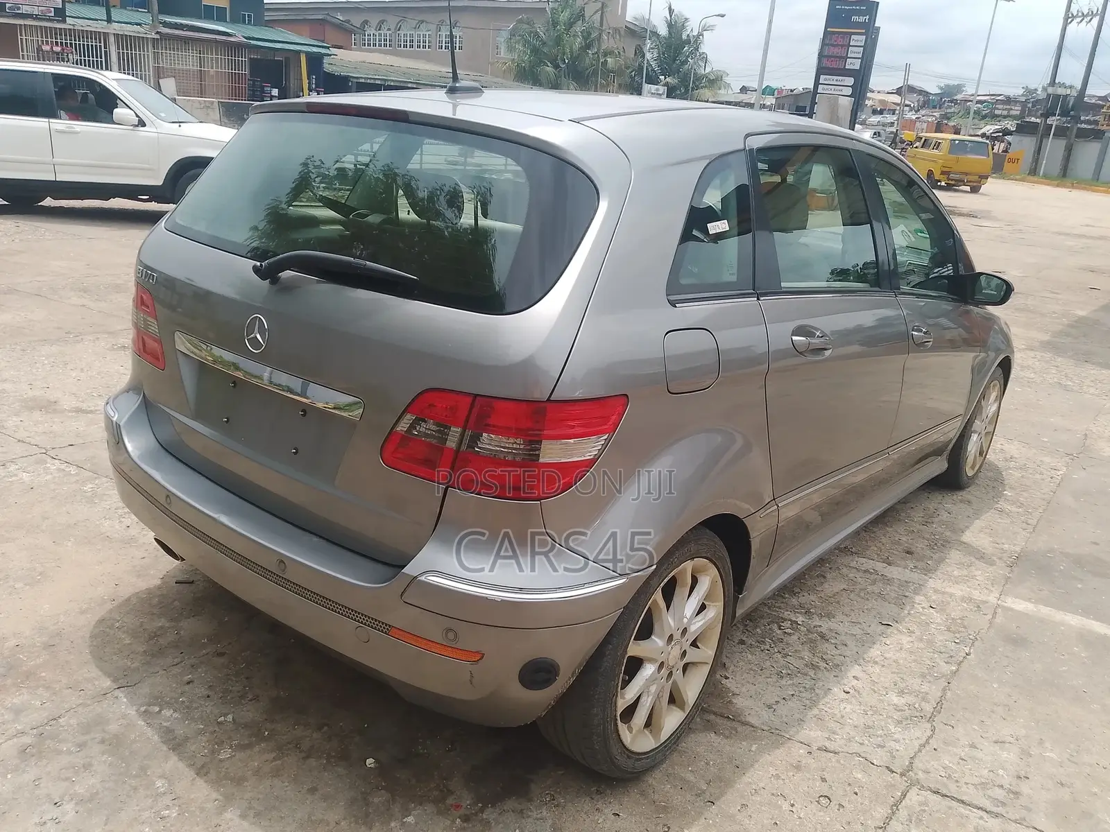 Mercedes-Benz B-Class 2010 Gray