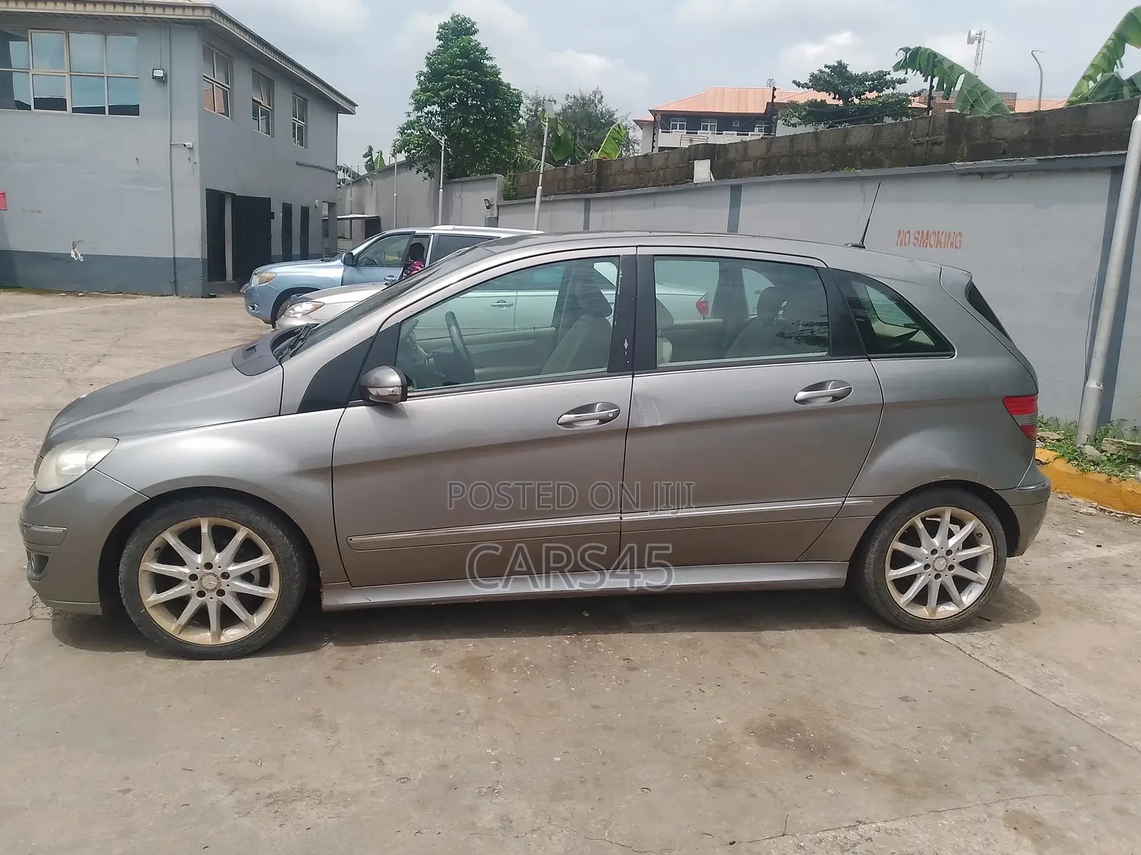 Mercedes-Benz B-Class 2010 Gray