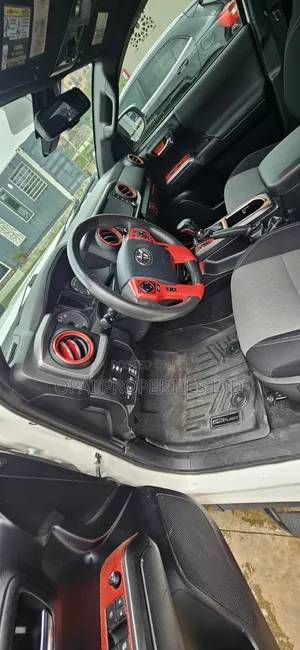 Toyota Tacoma 2023 White