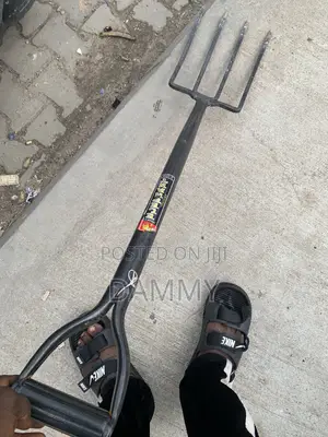 Heavy-Duty, Four-Pronged Steel Digging Fork