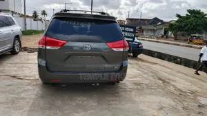 Toyota Sienna 2013 Gray