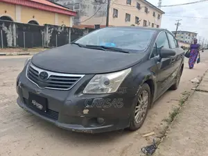 Toyota Avensis 2010 Gray