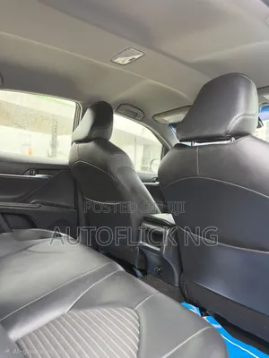 Toyota Camry LE FWD (2.5L 4cyl 8AM) 2018 Blue