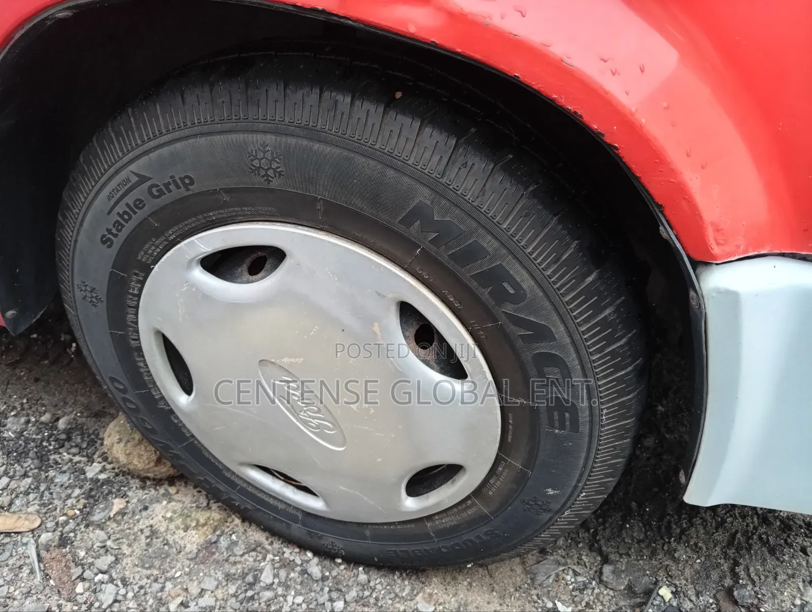 Ford Transit 2000 Red